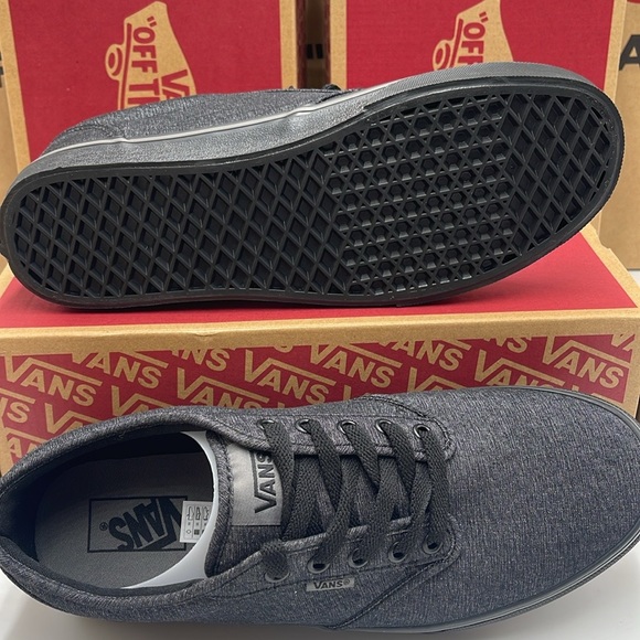 Vans WMNS Atwood
(Varsity Textile) Black/Pewter
VN0A45J9VEJ
Sneakers - Picture 3 of 16